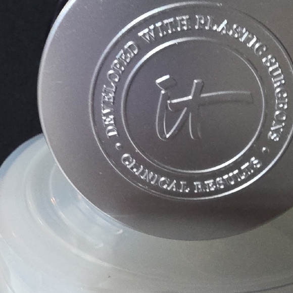 IT Cosmetics Confidence in Your Beauty Sleep Cream - Picture 3 of 5